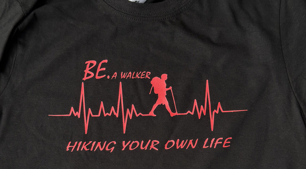CAMISETA BE. A WALKER – Hiking Your Own Life / Mujer