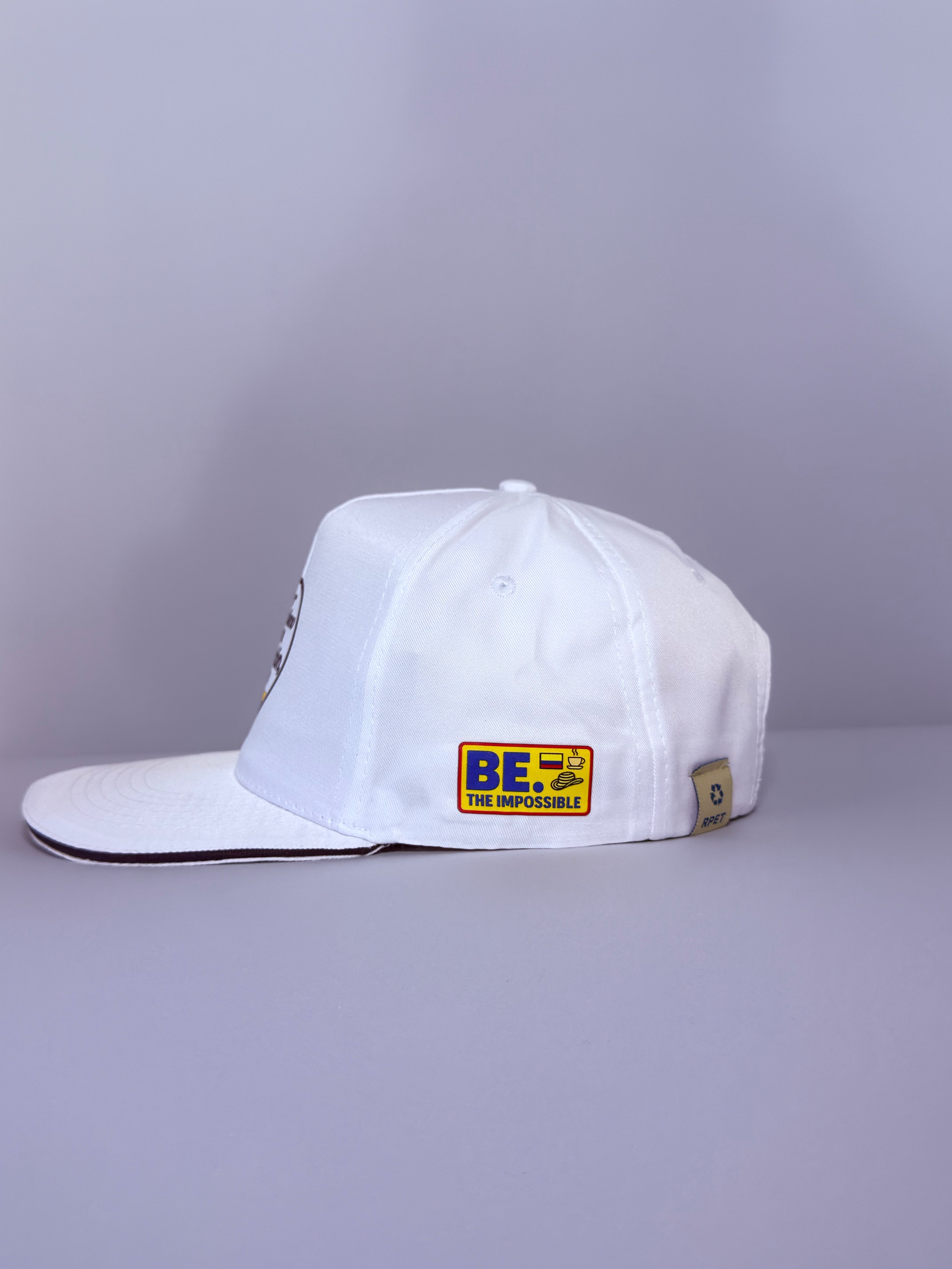 Gorra “Ser colombiano es una bendición, parcero” – Edición BE. THE IMPOSSIBLE 🇨🇴