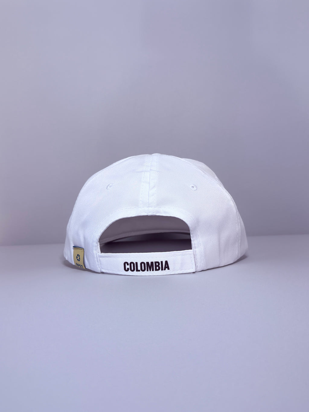 Gorra “Bandera de Colombia” – Edición BE. THE IMPOSSIBLE 🇨🇴