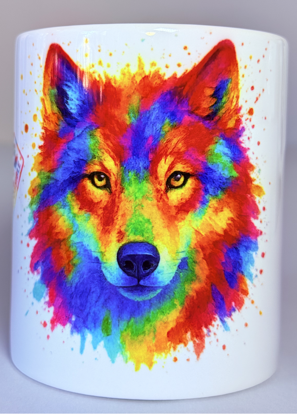 Taza “BE. THE IMPOSSIBLE” – Lobo multicolor estilo acuarela. Sin mensaje