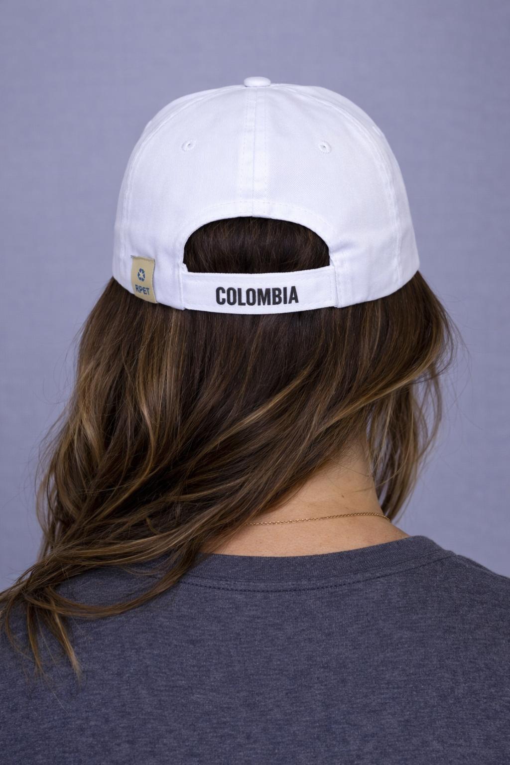 Gorra “Bandera de Colombia” – Edición BE. THE IMPOSSIBLE 🇨🇴