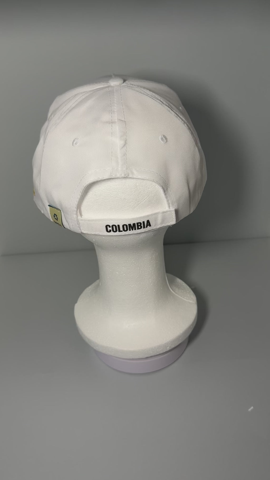 Gorra “Bandera de Colombia” – Edición BE. THE IMPOSSIBLE 🇨🇴