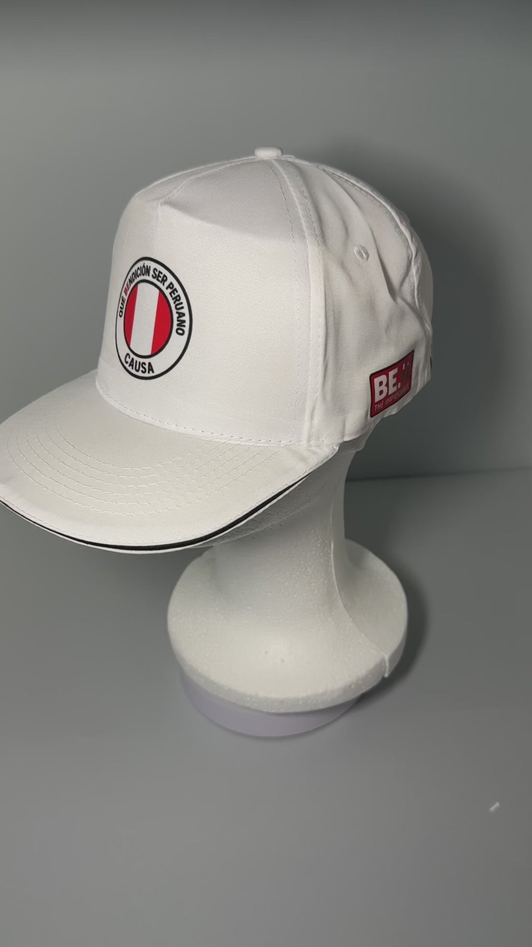 Gorra “Qué bendición ser peruano, causa” – Edición BE. THE IMPOSSIBLE 🇵🇪