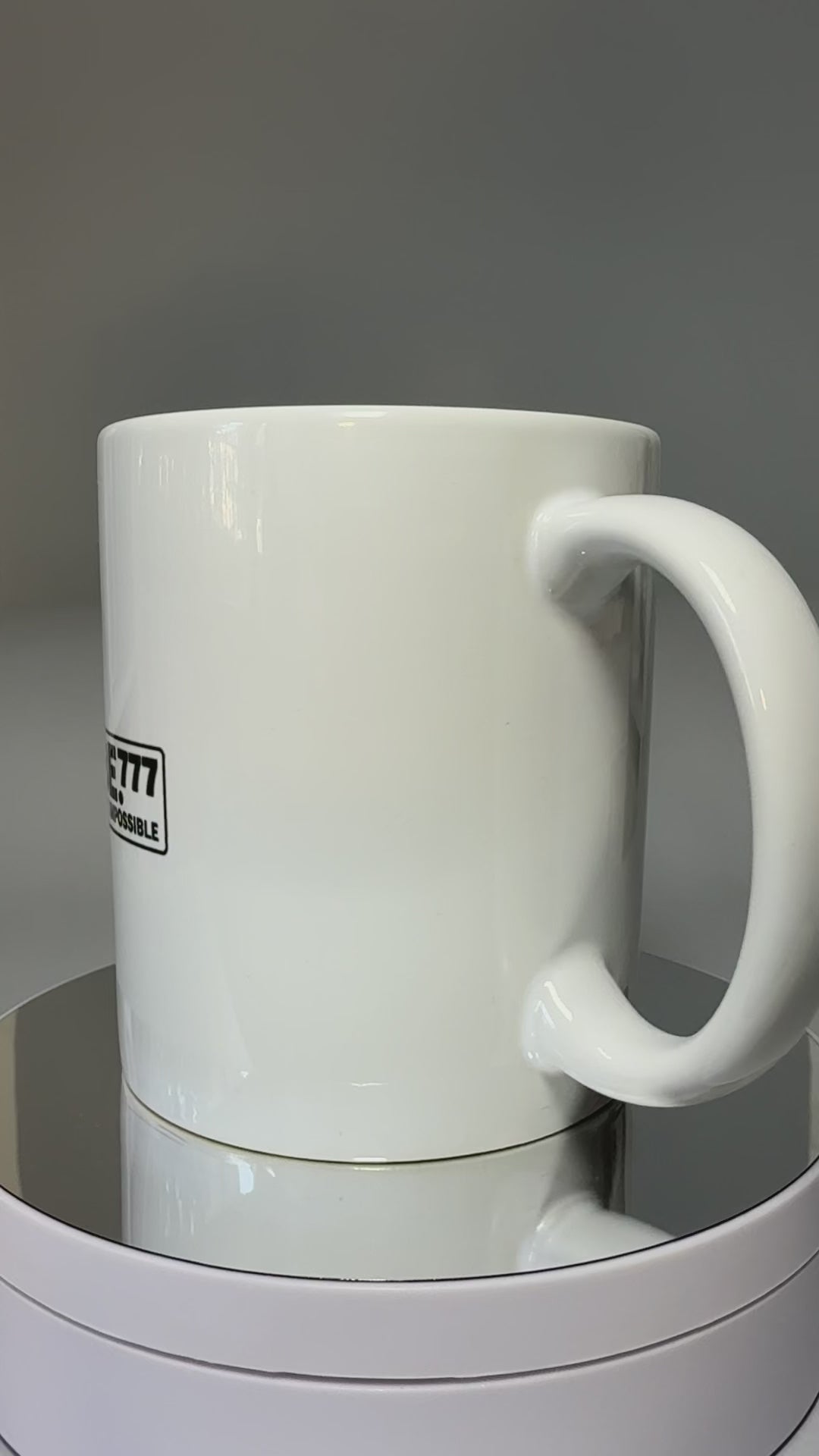 Taza “7 – BE THE LUCK THAT SHINES” edición BE. THE IMPOSSIBLE